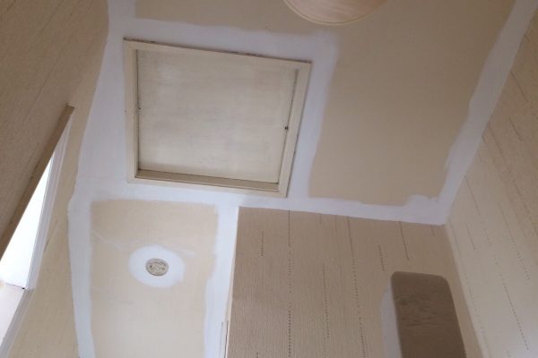 Decorating in hallway, Number 5